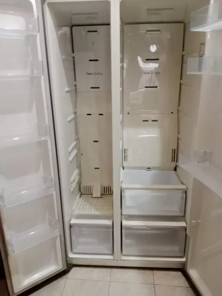 Kulkas 2 pintu merek samsung