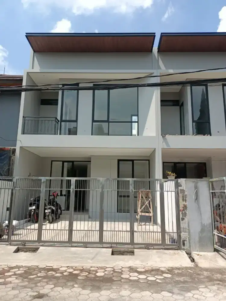 JUAL RUMAH BARU MINIMALIS MODEREN DEKAT KAMPUS MARANATA