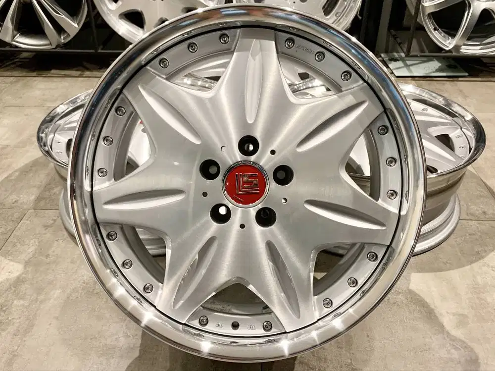 Velg Work LS207 Japan, R-19, Lebar 7.5 PCD 5x114