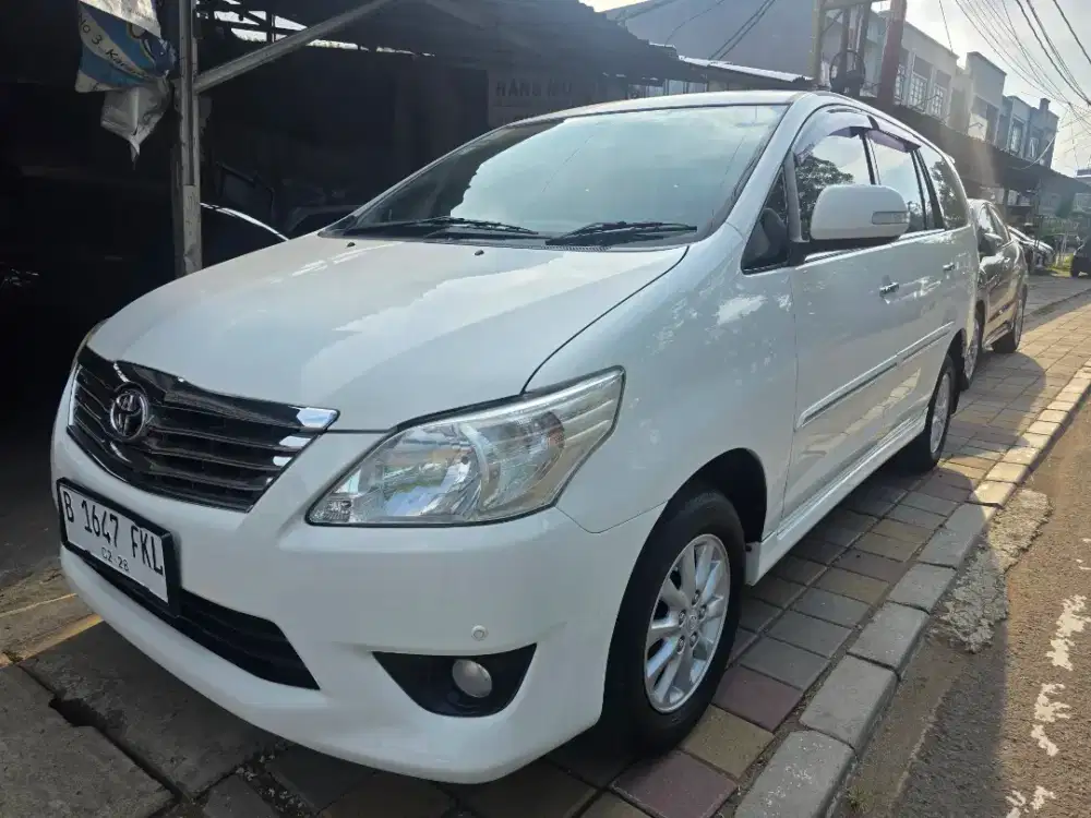 INNOVA V AT MATIC 2013