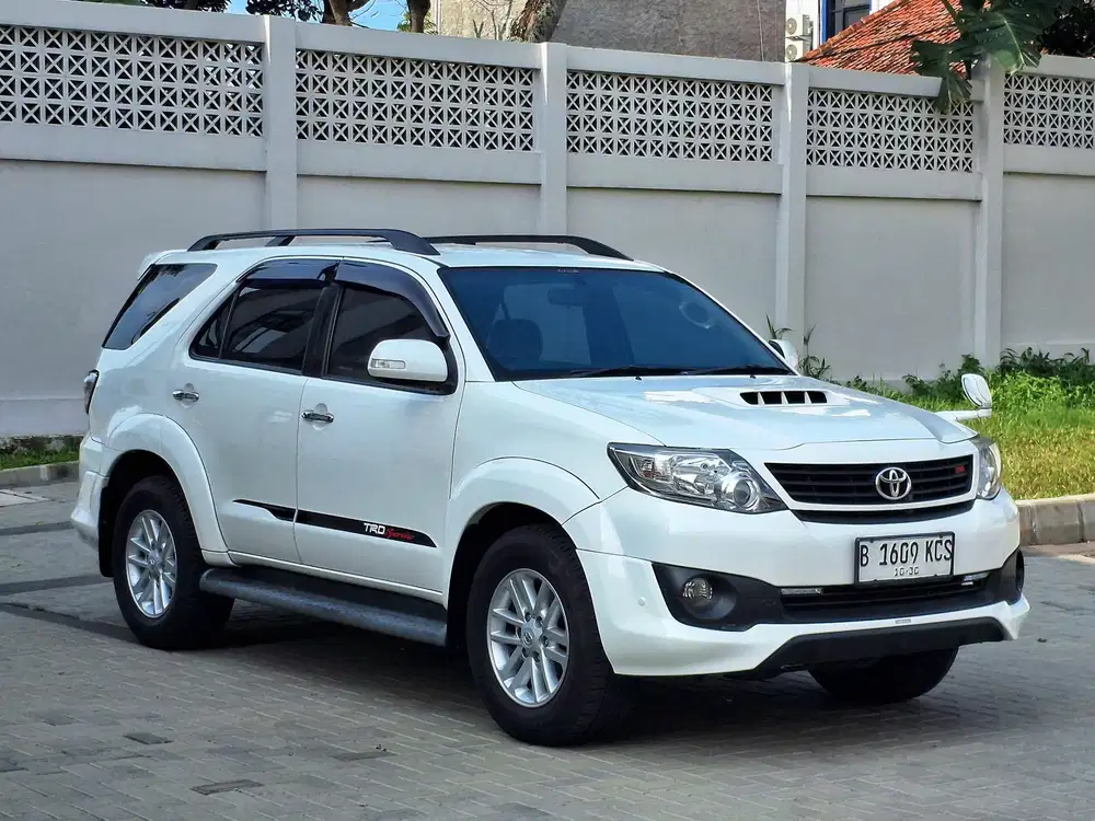 Toyota Fortuner G TRD 2.5 At 2014
Warna Putih
Km 103 Rb
Pajak October