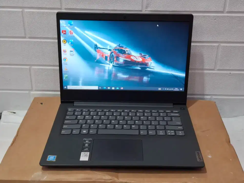 Laptop Lenovo IdeaPad 3 
intel pentium CPU 6405U / Ram 4GB /SSD 256 GB
