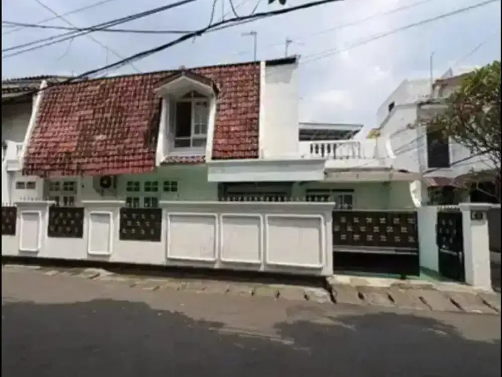 DIJUAL RUMAH MEWAH CAKEP DI TEBET – LINGKUNGAN NYAMAN & ASRI