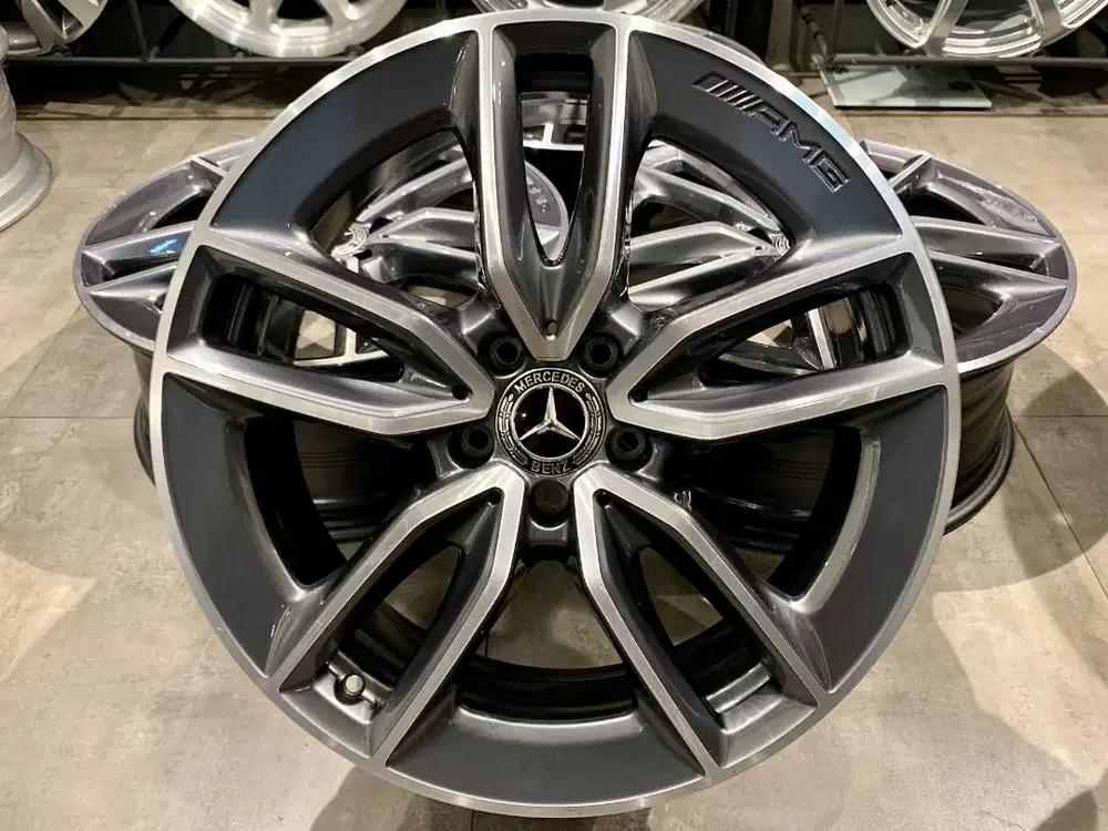 Velg OEM Mercedes Benz GLA35 AMG W247, R-19, Lebar 8, PCD 5x112