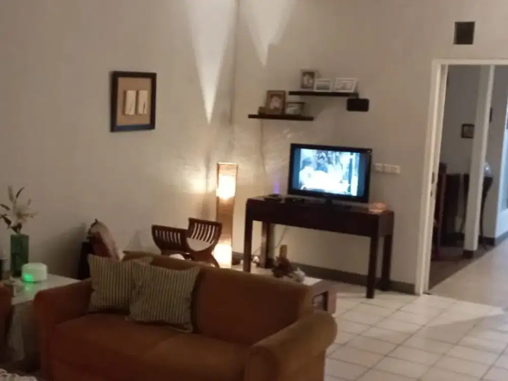 Rumah standar rapih Depan gerbang masuk Bukit Dago