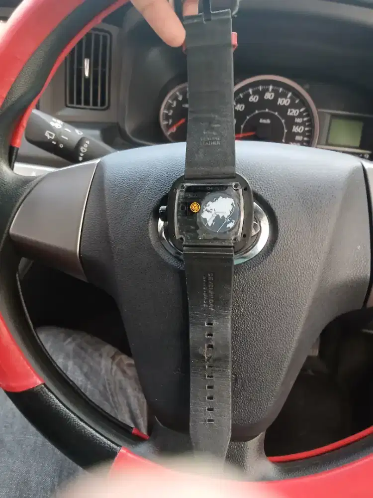 Jam tangan sevenfriday