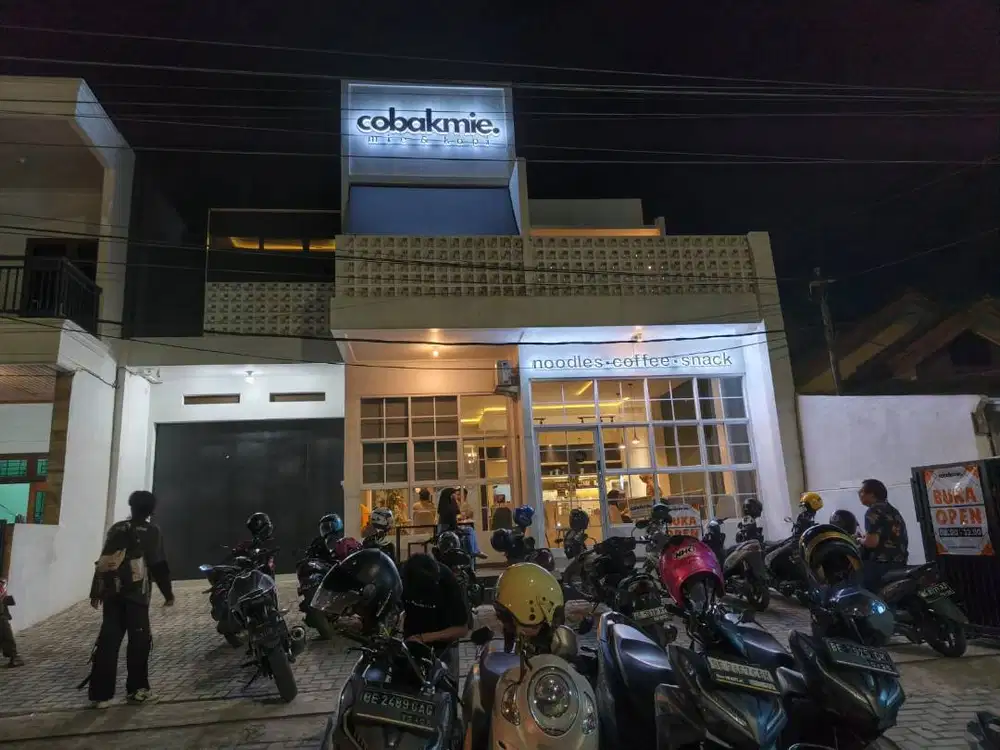 Dijual Cafe Aktif Full Set–Depan Gerbang PKOR Way Halim, Lokasi Ramai