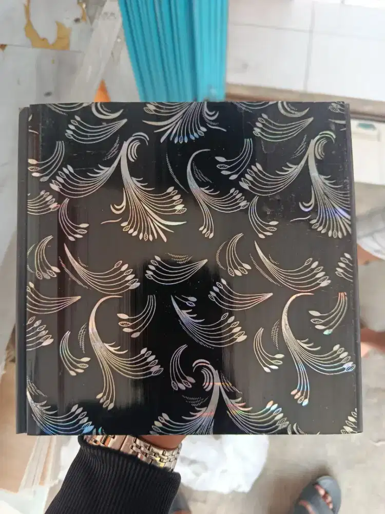 plafon PVC menerima antar bahan &terpasang