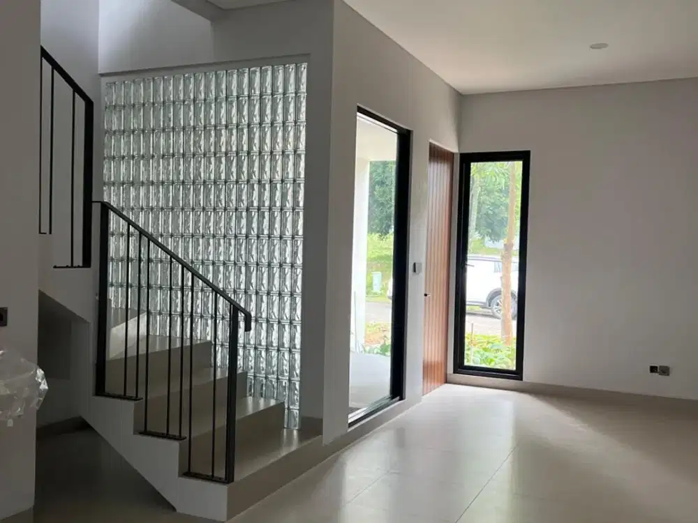 Rumah Tropical Design 3 Lantai The Green BSD