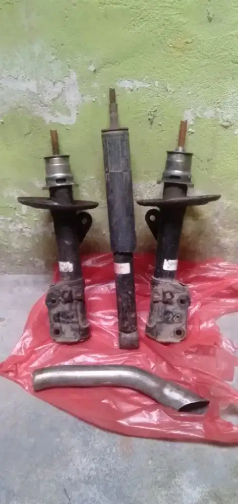 Di jual murah meriah semua macam acesoris shock depan,shock belakang,