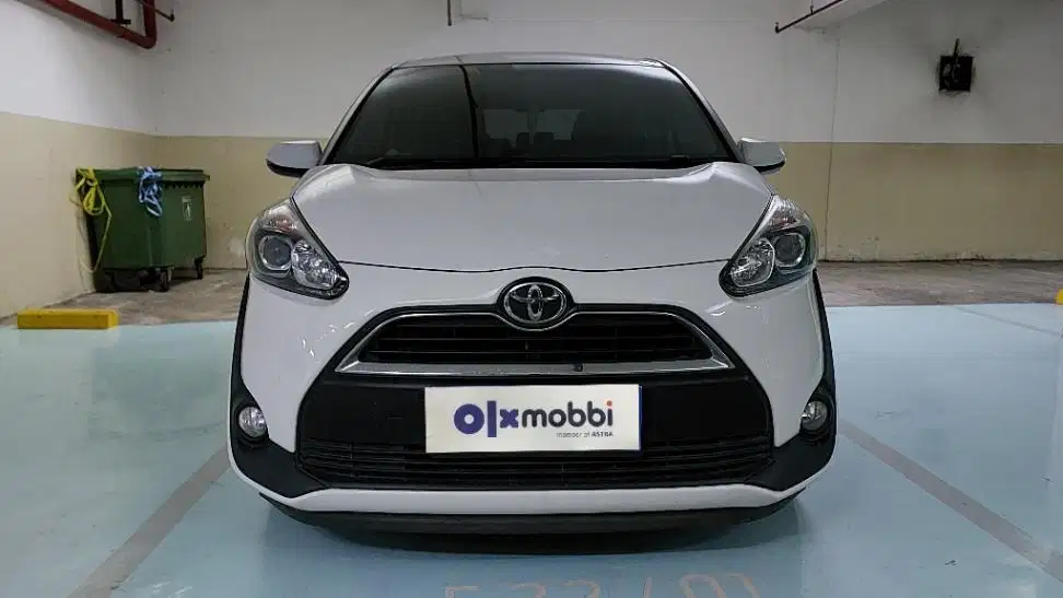 TDP 8,JT, Toyota Sienta 1.5 V Bensin-AT Putih 2019