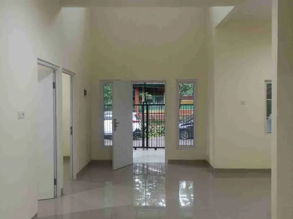Rumah Baru Dekat Taman 100m dari Pasar Modern bsd city