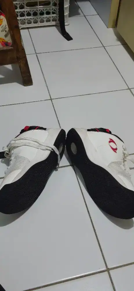 Sepatu Basket Astec
