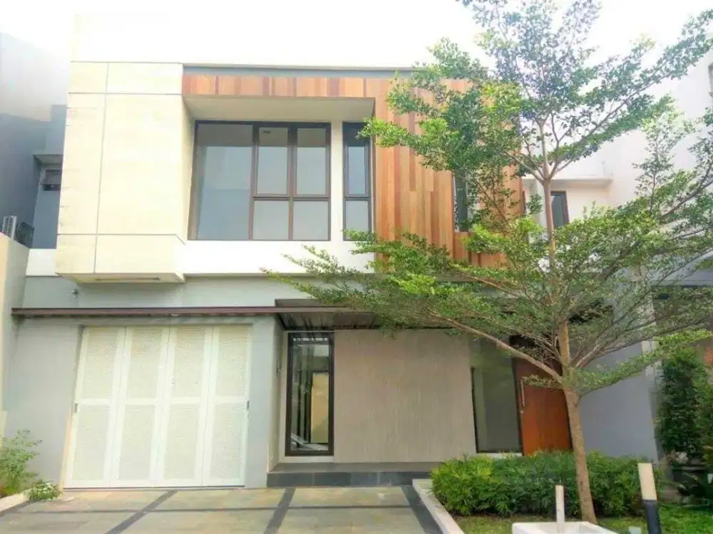 Rumah Standar Rapih Depan Taman Eminent bsd city