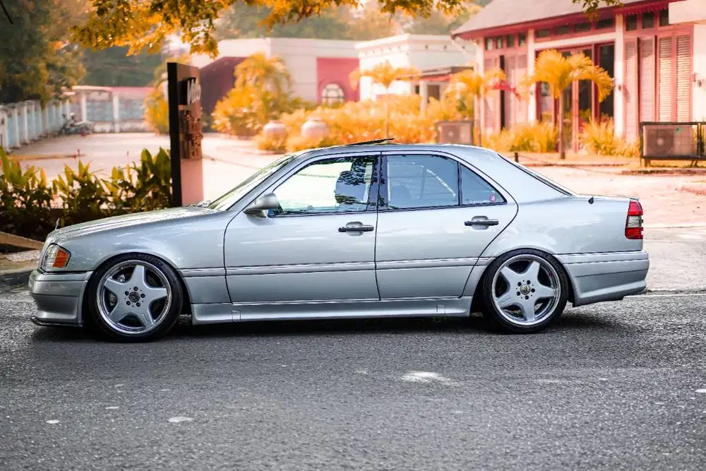 MERCEDES BENZ W202 C200 AMG LOOK