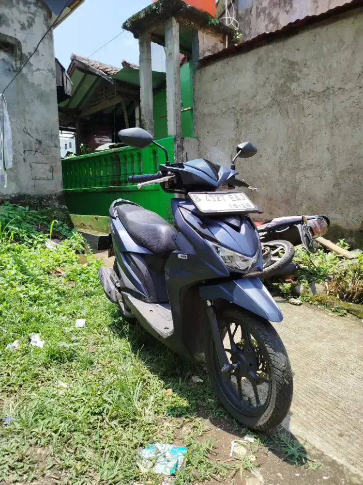Beat deluxe 2023 biru kilometer low