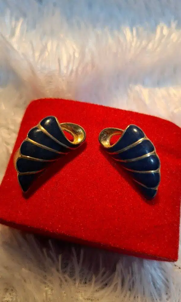 Vintage Navy Blue Enamel & Gold-Tone Ribbed Earrings (Era 80s/90s)