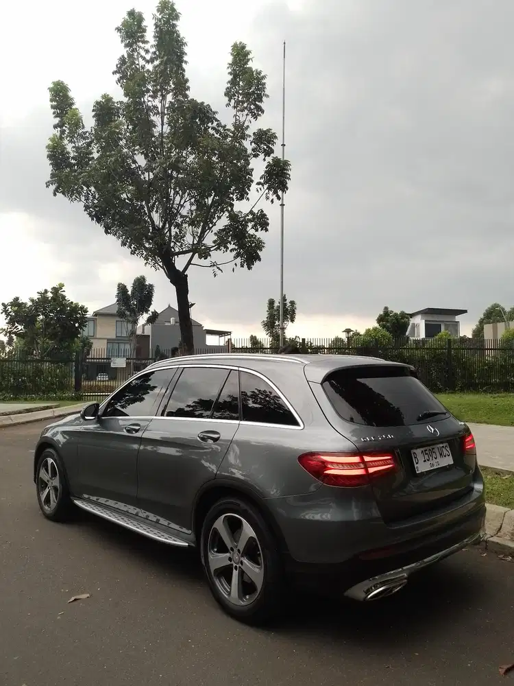 Mercedes-Benz GLC250 2017 Bensin