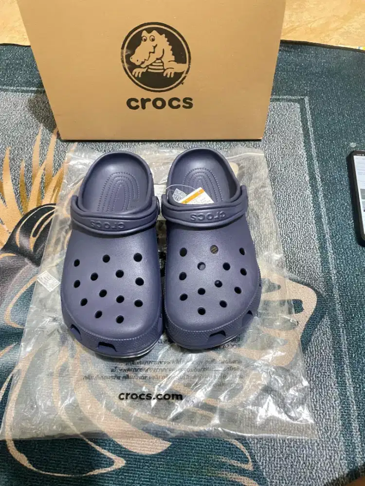CROCS NAVY BARU,SZ 41 aslinya warnanya aga gelap
