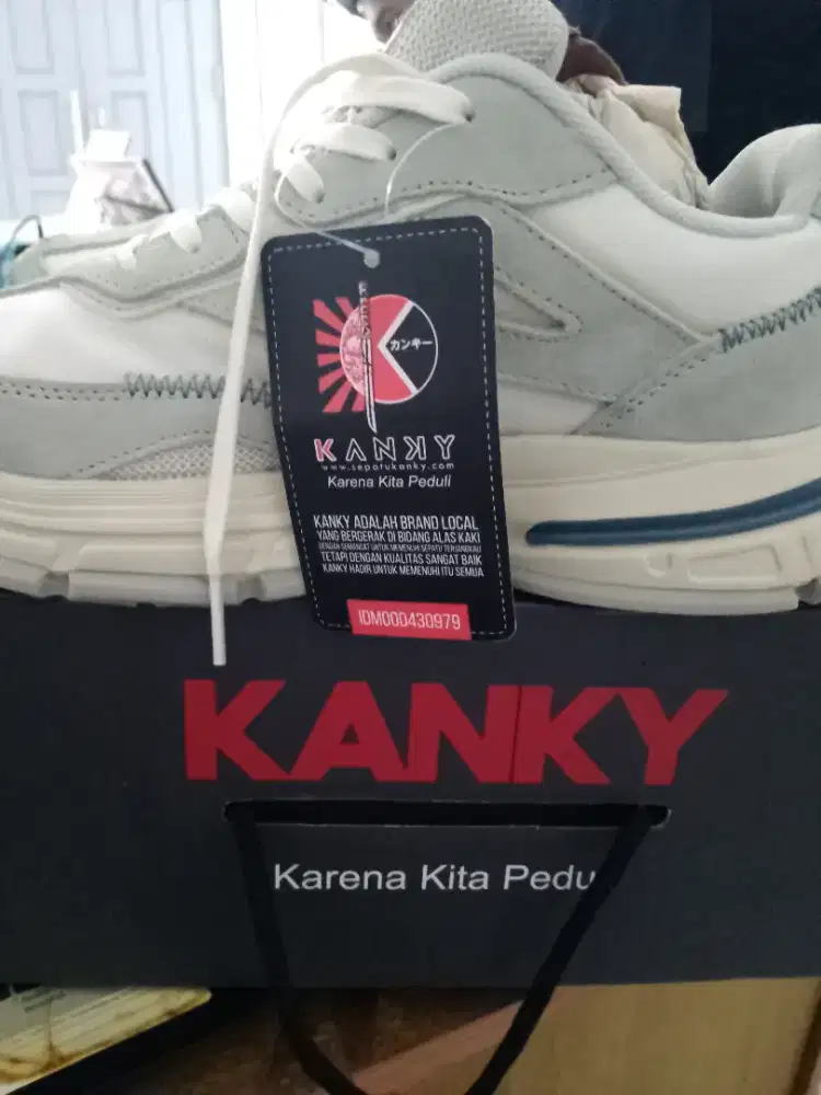 Sepatu sneaker Kanky Klasik Roadstar
