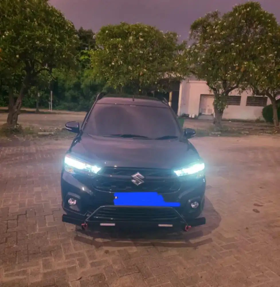 SUZUKI XL7 ALPHA KURO HYBRID KM 8.000