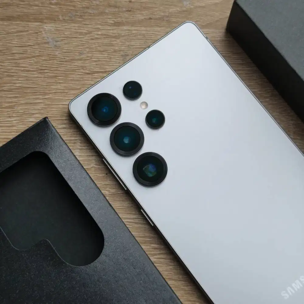 Samsung Galaxy S25 Ultra 512 GB Titanium Silver S25 Ultra 512GB Putih