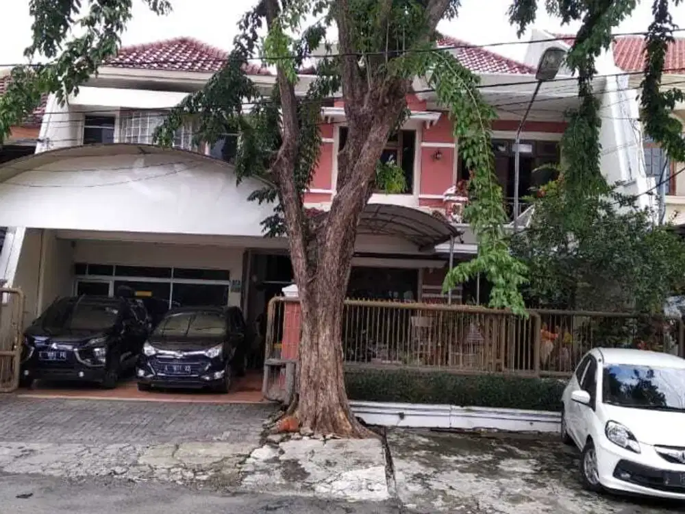 Dijual Rumah Tengah Kota di Jl Residen Sudirman Surabaya