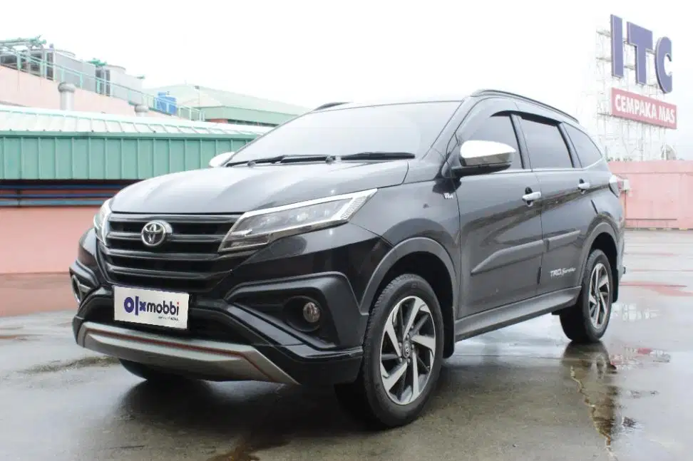 TDP 10JT, Toyota Rush 1.5 TRD Sportivo Bensin-AT Hitam 2018