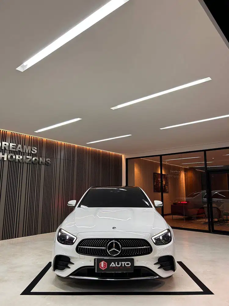 Mercedes Benz E300 AMG AT 2023 Putih Mercy Km28rb B1104SAT