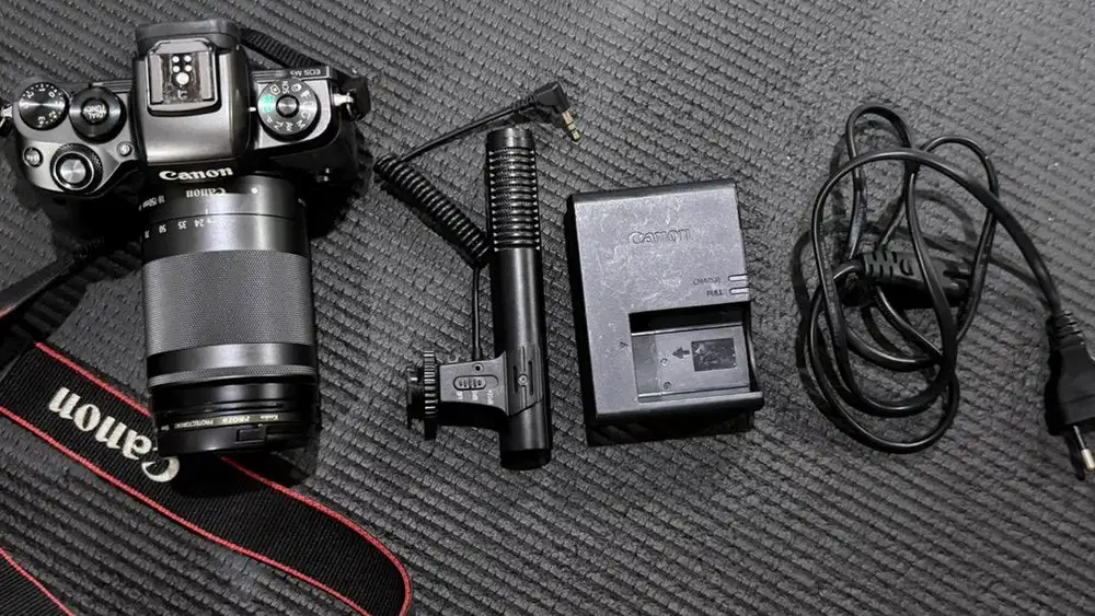 DIJUAL Cannon EOS M5 + LENSA - MULUS SIAP PAKAI!