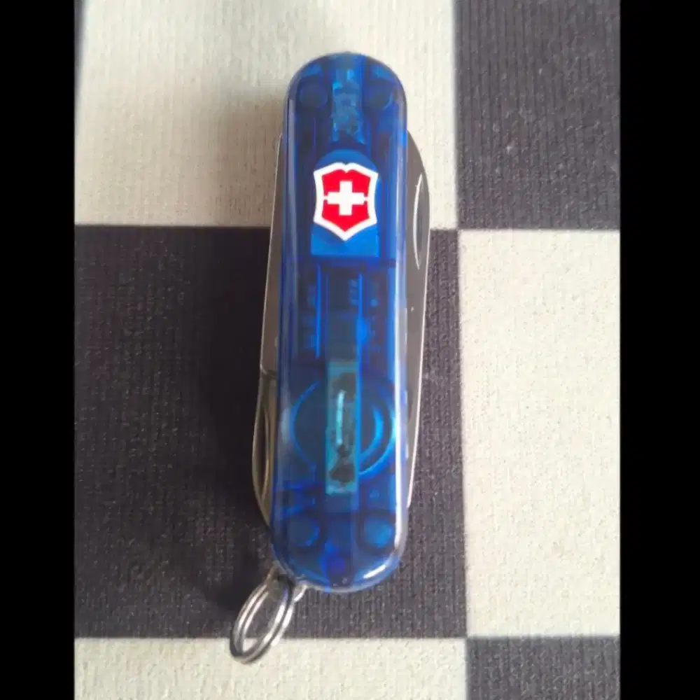 Victorinox swiss lite blue translucent 0.6228 T2 58 mm led small