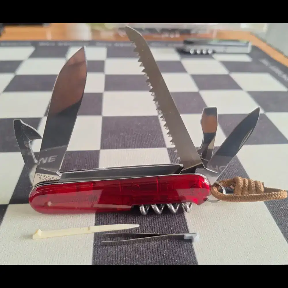 Victorinox camper merah transparan 91 mm pocket knife, survival knive