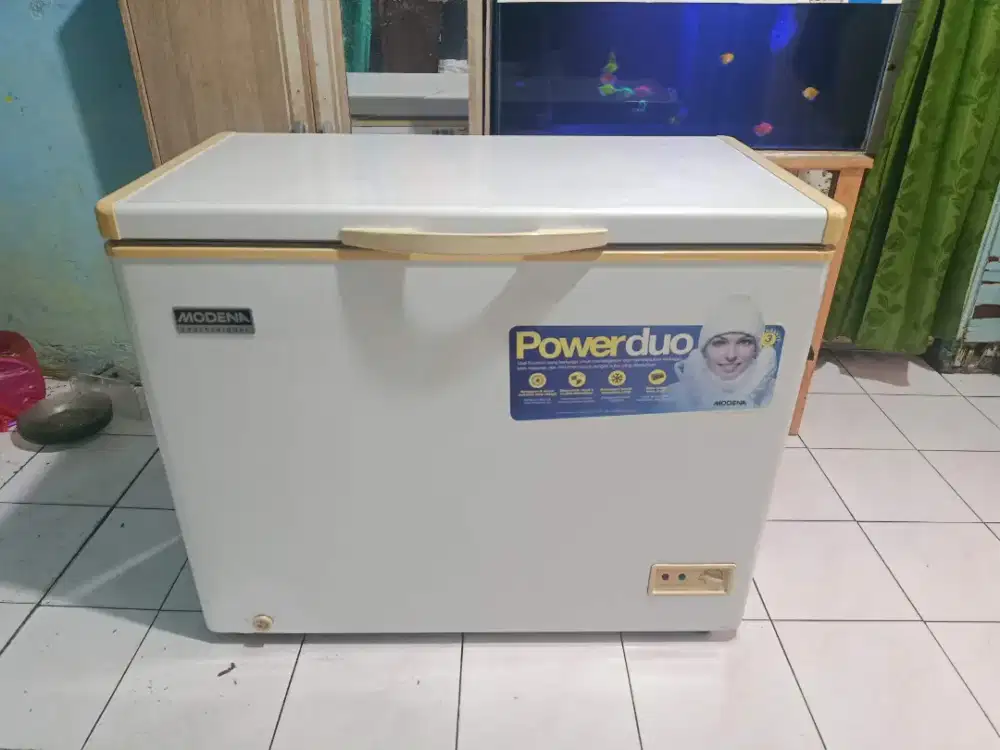 Frezzer box merek Modena