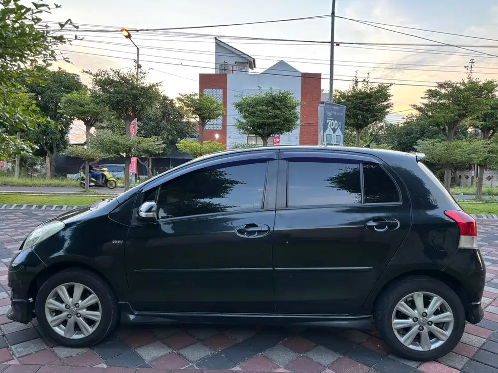 Toyota Yaris 2010 Bensin