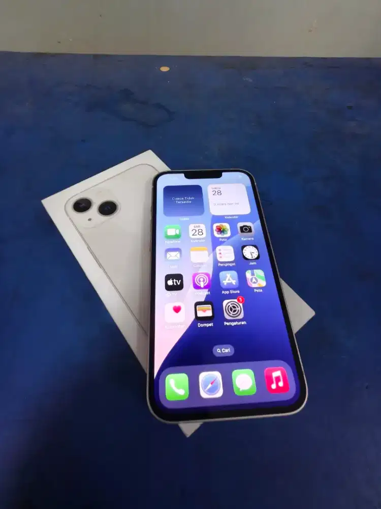DIJUAL IPHONE 13 256GB WHITE IBOX LENGKAP GAN
