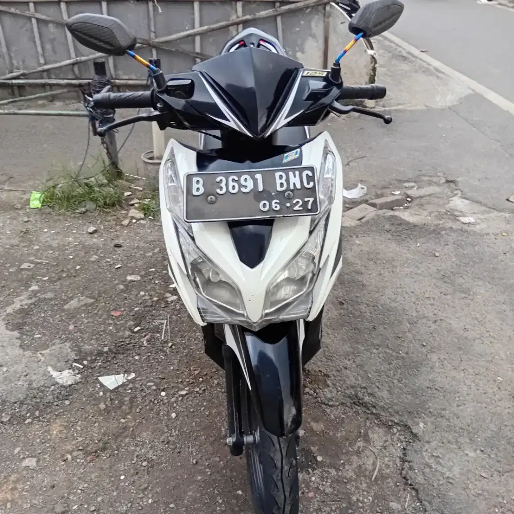 bimsillah jual motor vario 125 tahun 2012