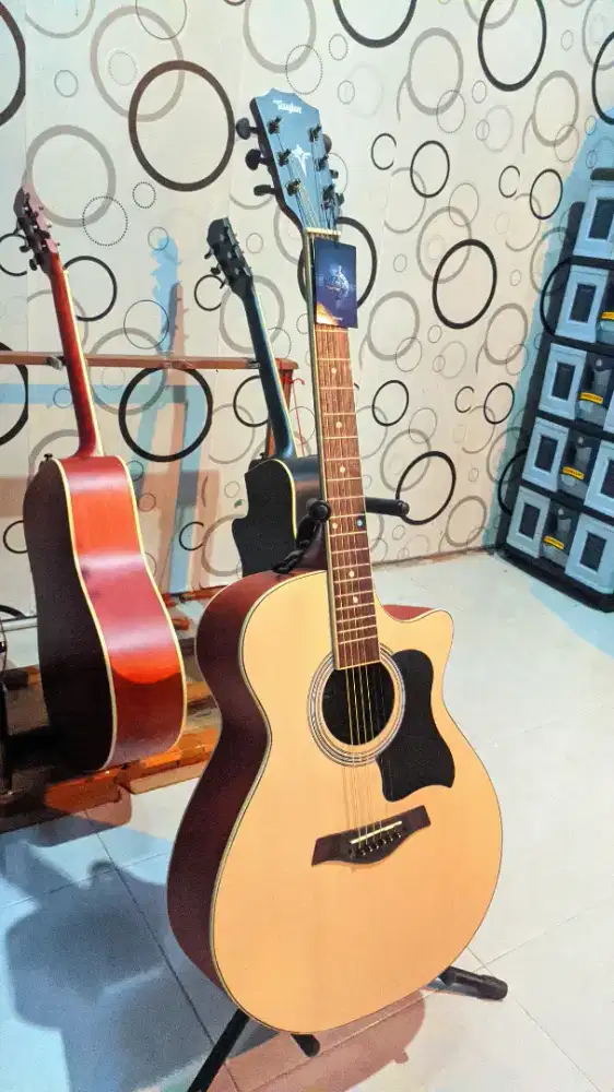 Gitar Akustik Taylor Premium Baru