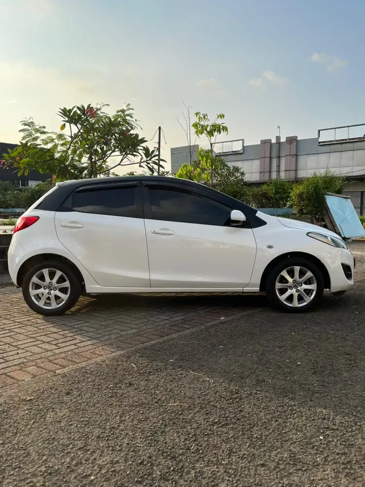 Mazda 2 2012 Bensin
