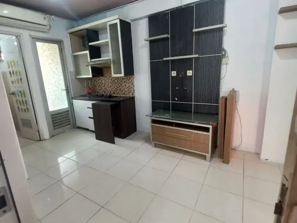Disewakan Apartemen Gading nias Semi furnish 2 kamar EMERALD lt 21 HOOK