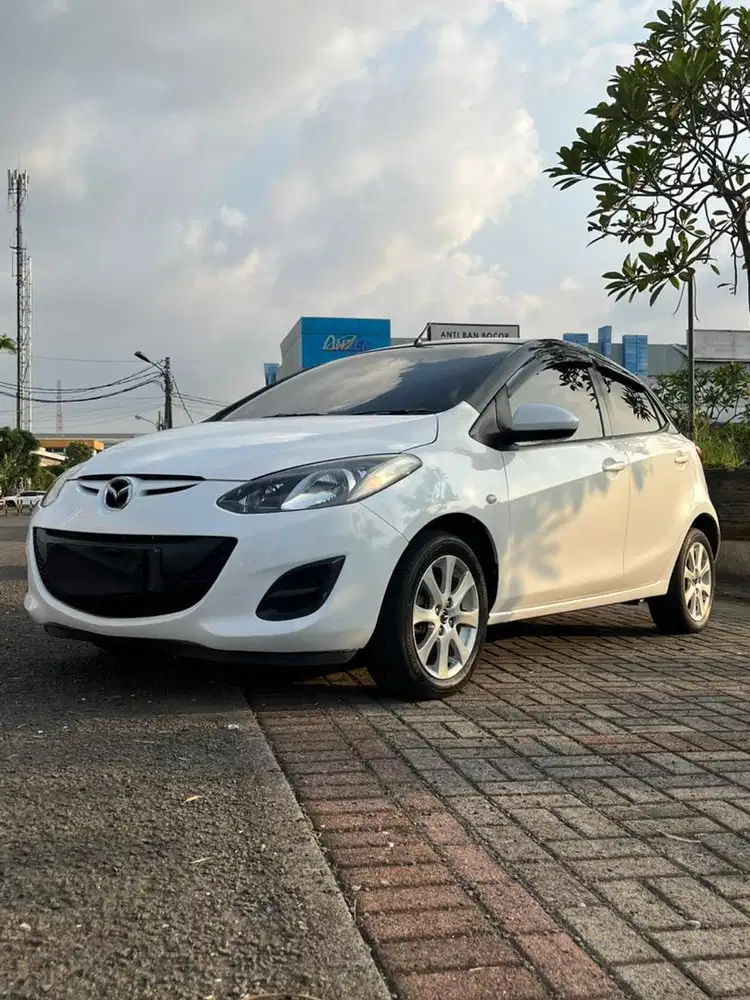 Mazda 2 V 2012 LOW KM