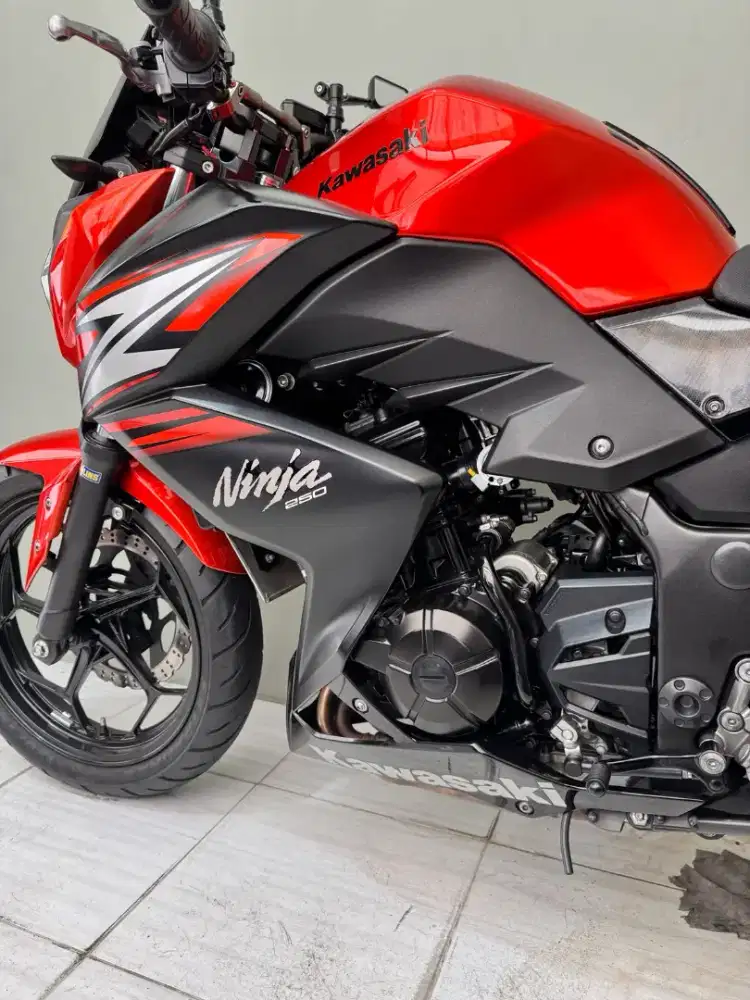 Di jual kawasaki Ninja Z250 SE 2014
