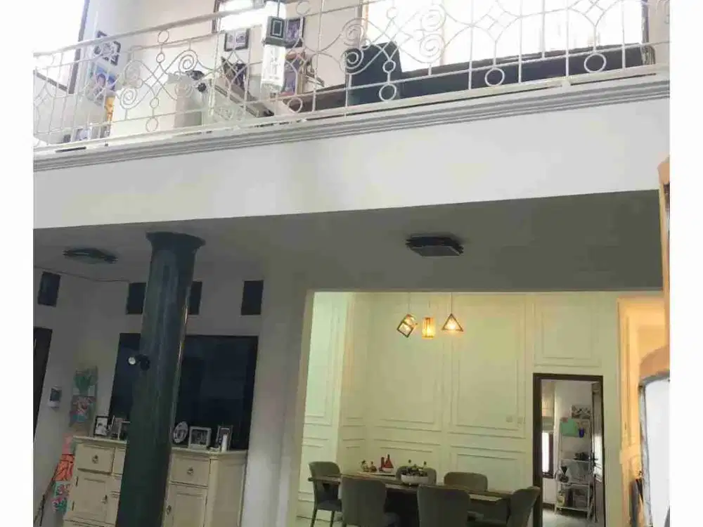 Bismillah, Rumah mewah 3 lantai  Siap Huni Lokasi Strategis!!!