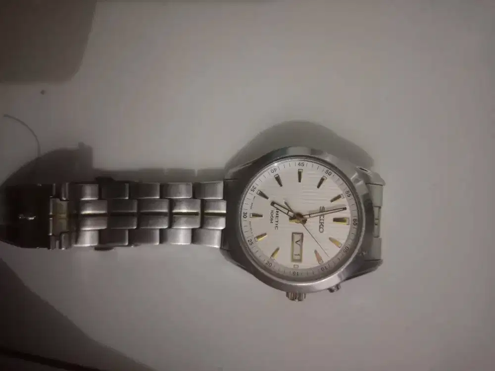 Jam tangan merk Seiko kinetic