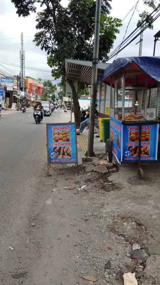 Gerobak mangkal serbaguna bekas tahu krispy bi