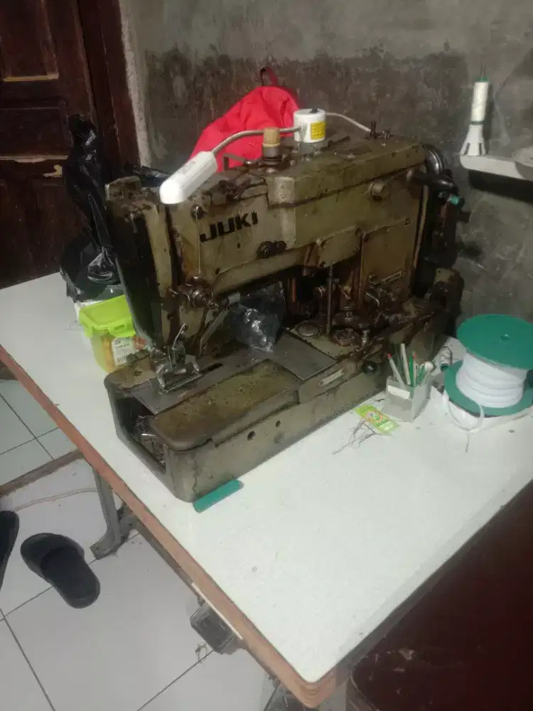 Jual mesin lubang kancing juki