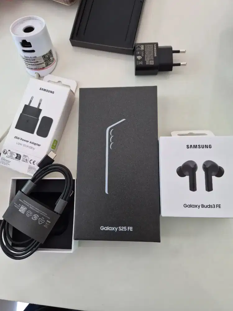 Promo spesial samsung S25fe Buds3fe + Adapter