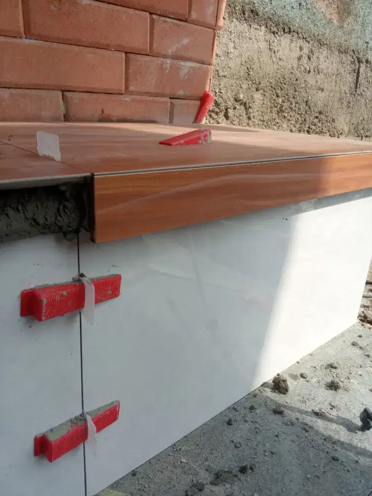 Jasa pasang granit dan keramik