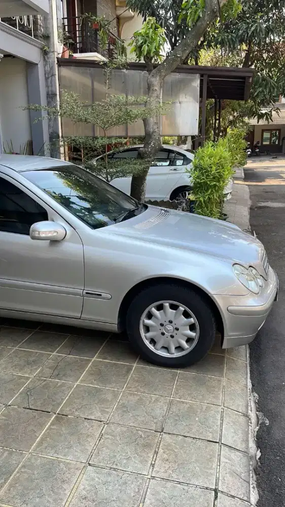 Dijual Mercedes-Benz 2001 C200 Silver Matic