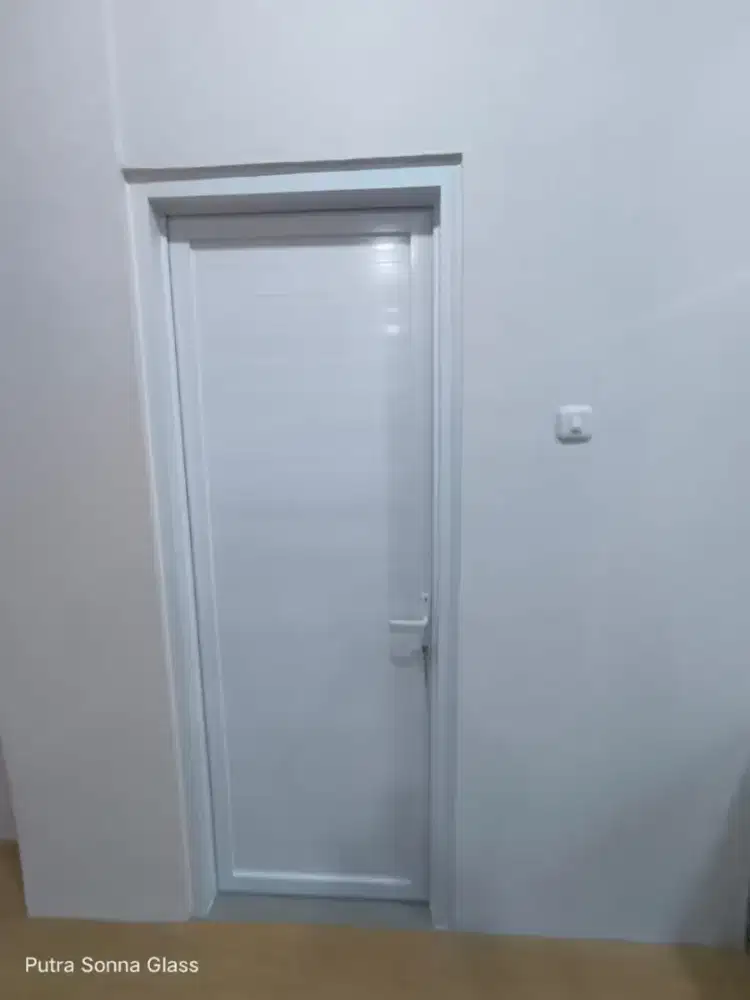 Pintu kamar mandi alumunium