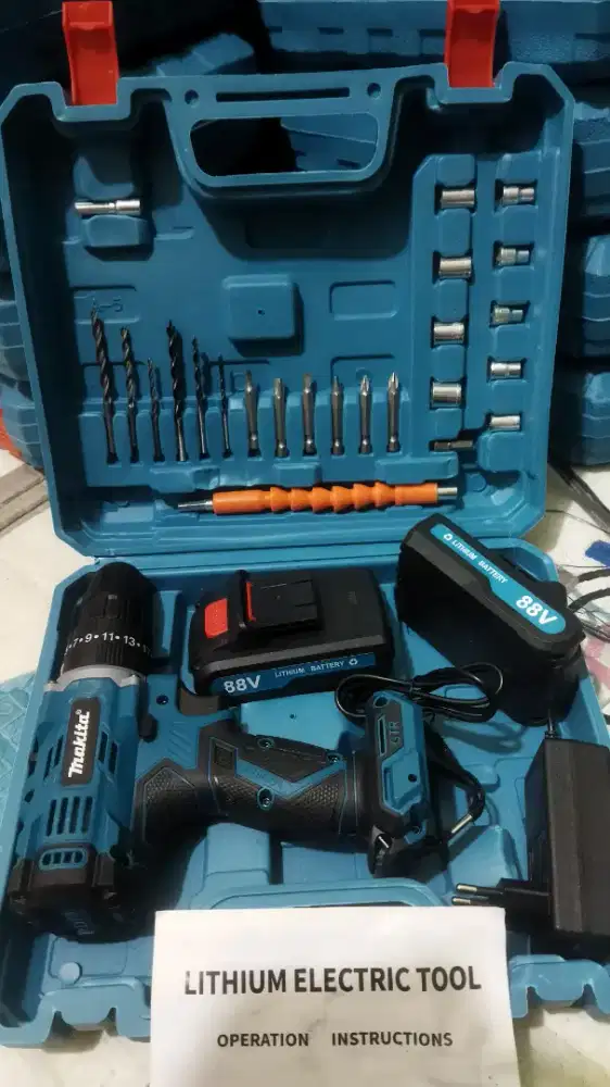 Bor cas 2 baterai merek makita